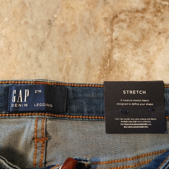 NWT GAP JEANS - Picture 3 of 8
